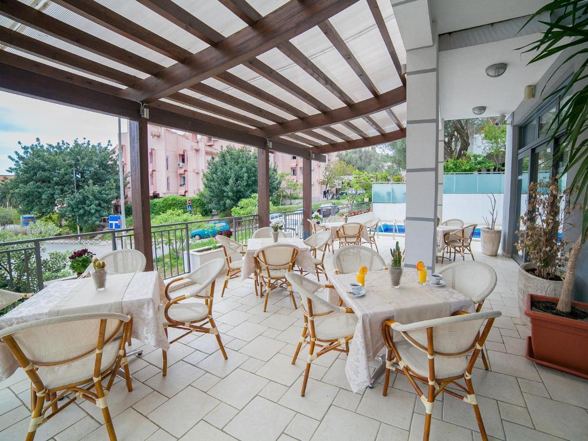 Hotel Petrovac Exteriör bild