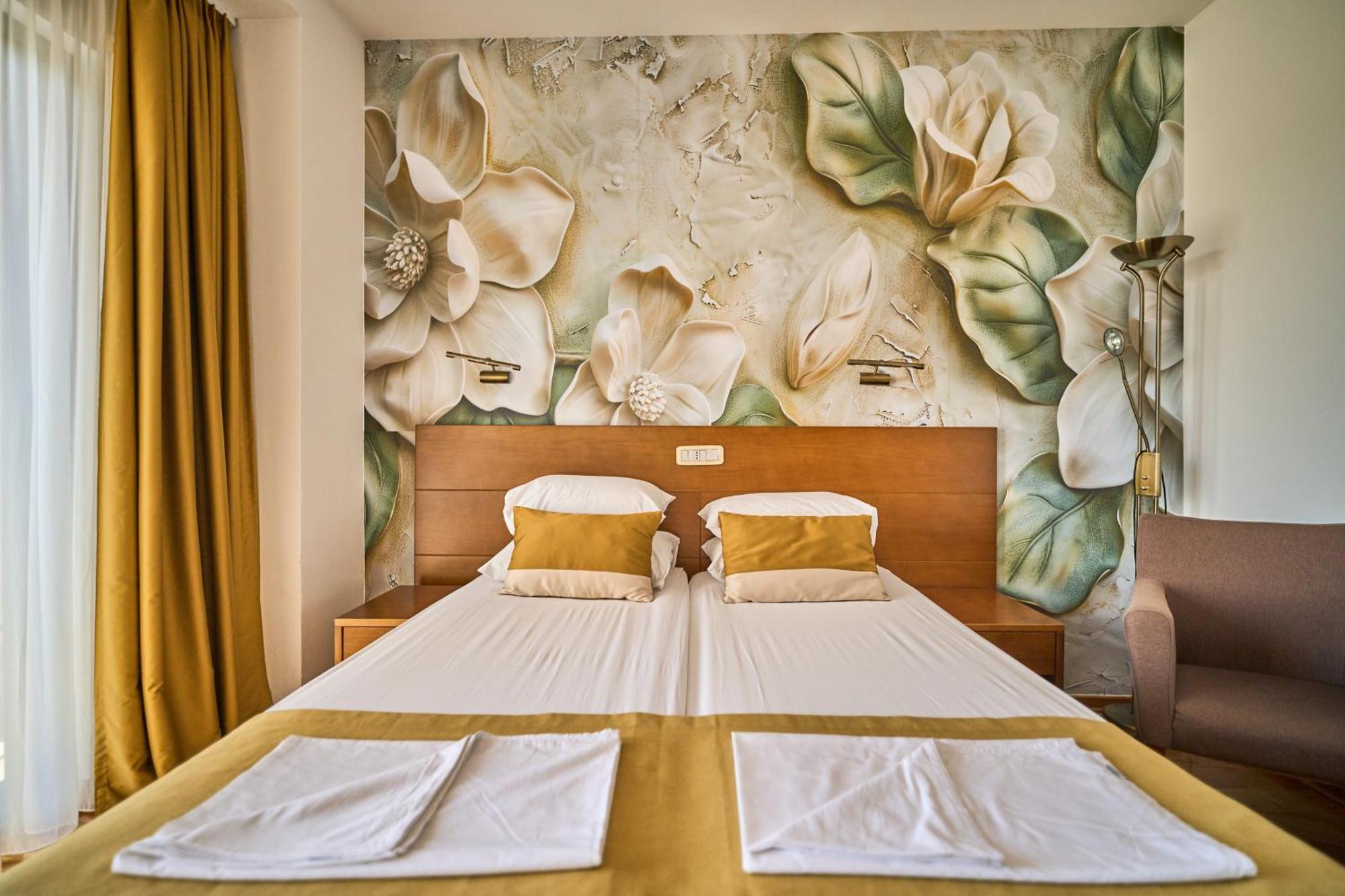 Hotel Petrovac Exteriör bild