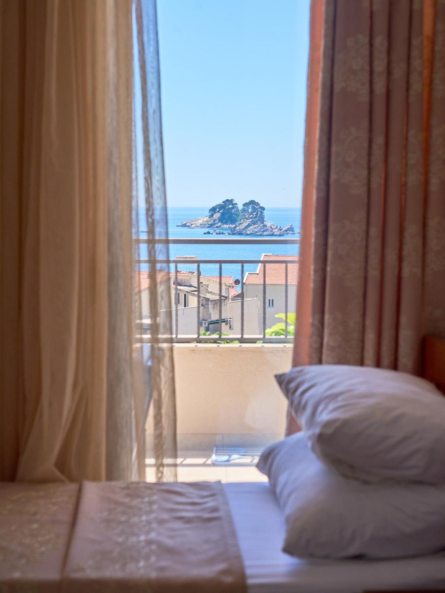 Hotel Petrovac Exteriör bild